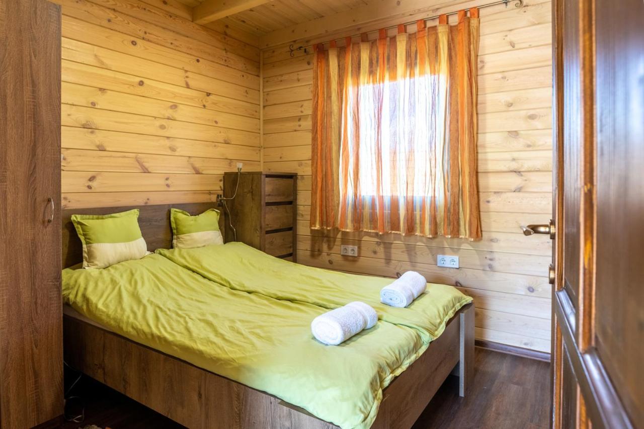 Kiraly Lovastanya Panzio Bed & Breakfast Janoshalma Bagian luar foto