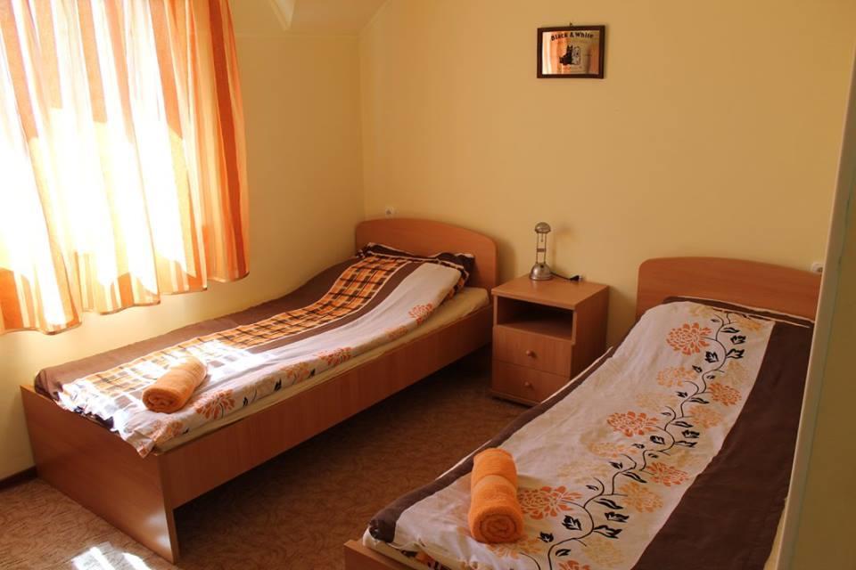 Kiraly Lovastanya Panzio Bed & Breakfast Janoshalma Bagian luar foto